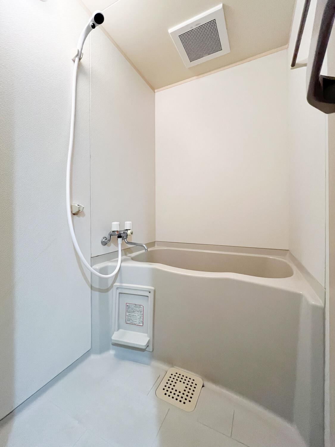 バス・シャワールーム　お風呂です