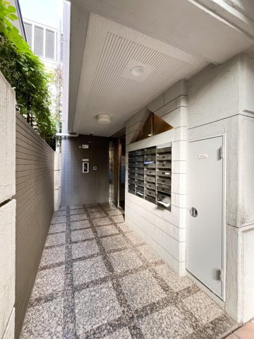 エントランス　建物の内部です