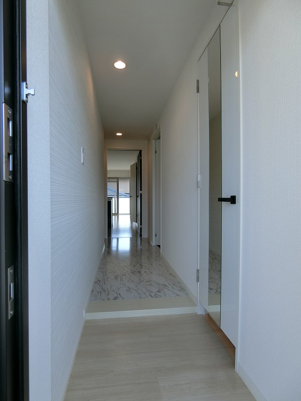 玄関　※参考写真です。