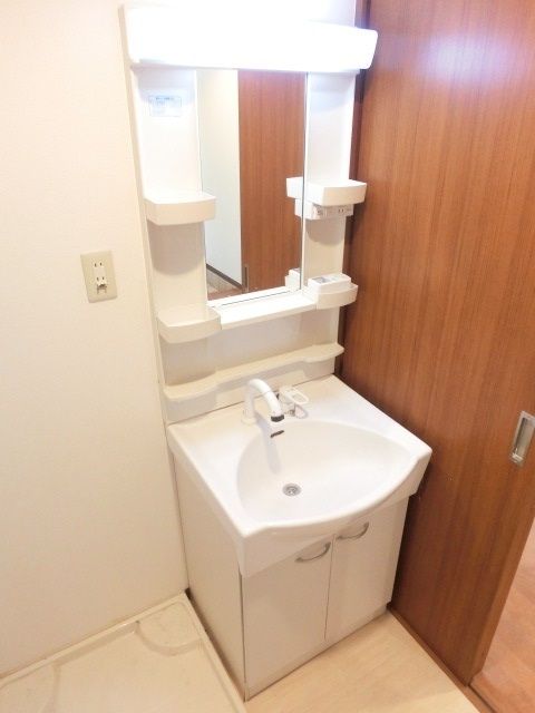 洗面設備　★シャンプードレッサーで便利です★