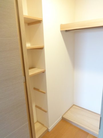 収納　ウォーキングクローゼット