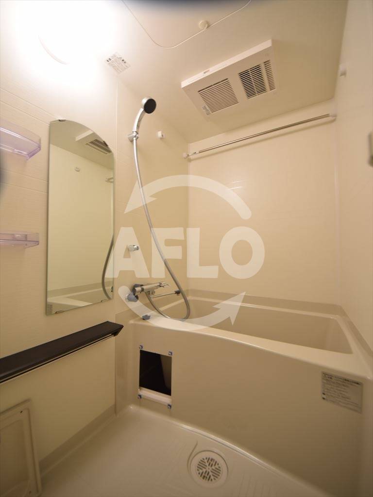 バス・シャワールーム　ララプレイス難波メティス　浴室