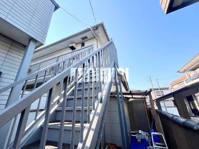 建物外観　近隣にコンビニもあります♪