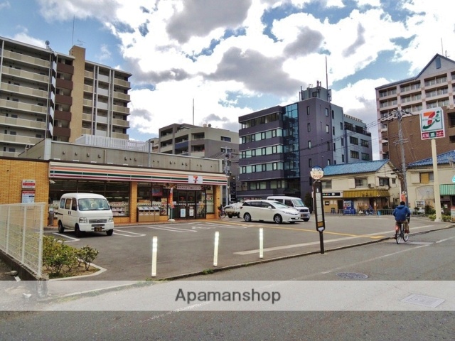 コンビニ　セブンイレブン（コンビニ）まで200m