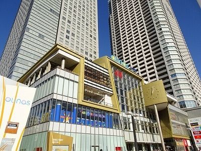 ショッピングセンター　オリナス（ショッピングセンター）まで181m