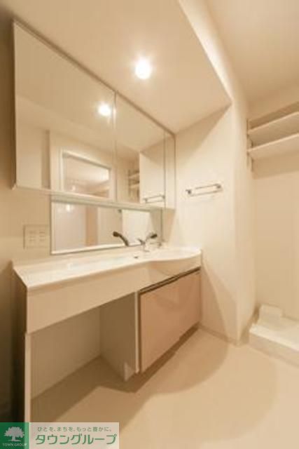 洗面設備　※写真は同タイプ住戸です。