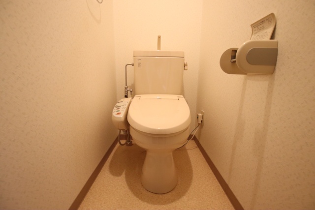 トイレ　※別室の参考写真の為、現況優先です。