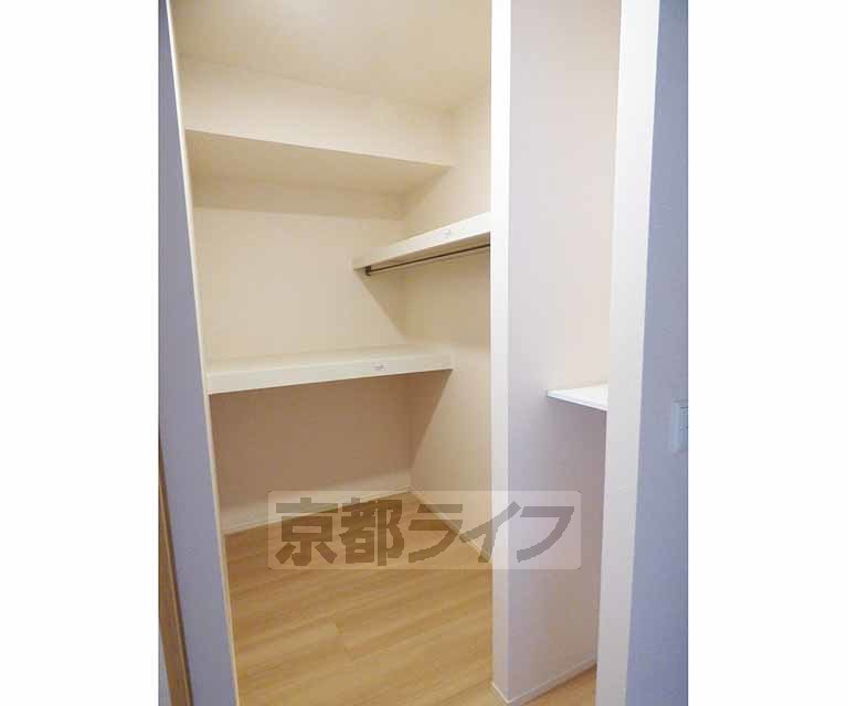 収納　広々とした収納です。