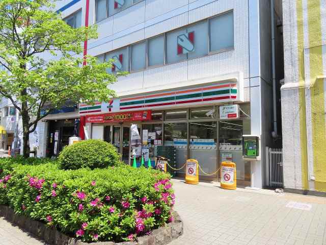 コンビニ　セブン－イレブン練馬駅北口店（コンビニ）まで651m