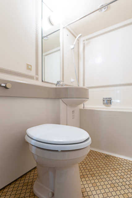 トイレ　※写真は同タイプ住戸です。