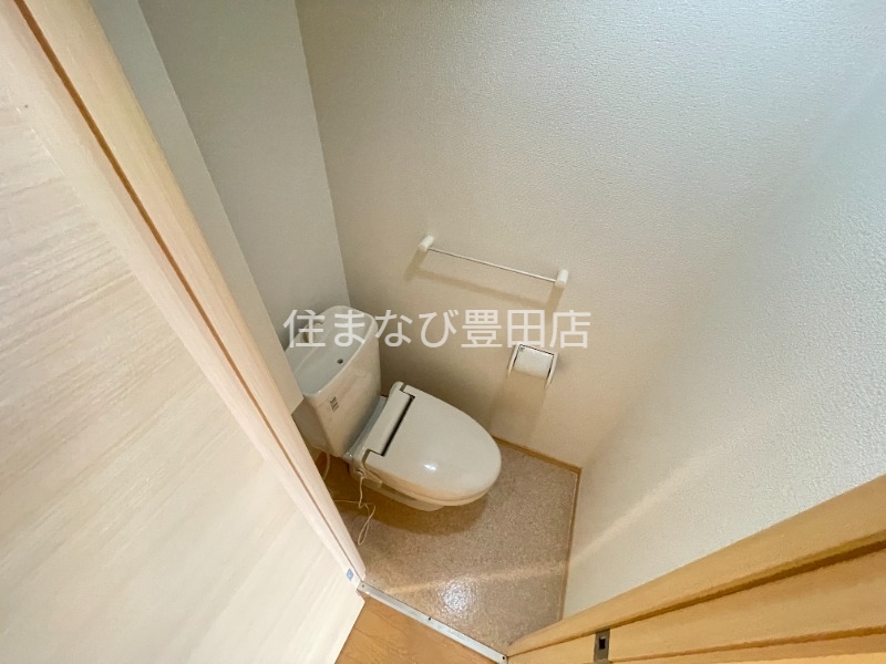 トイレ　清掃前