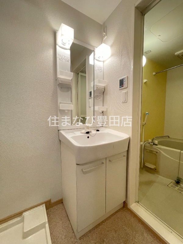 洗面設備　清掃前