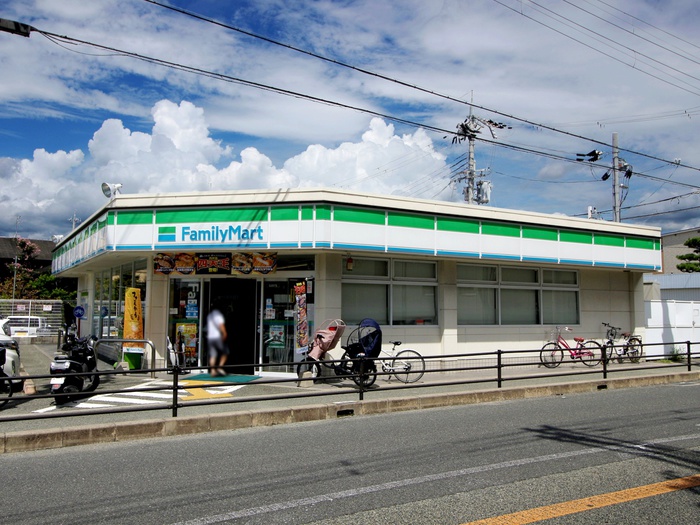コンビニ　ファミリーマート池田住吉一丁目店（コンビニ）まで458m
