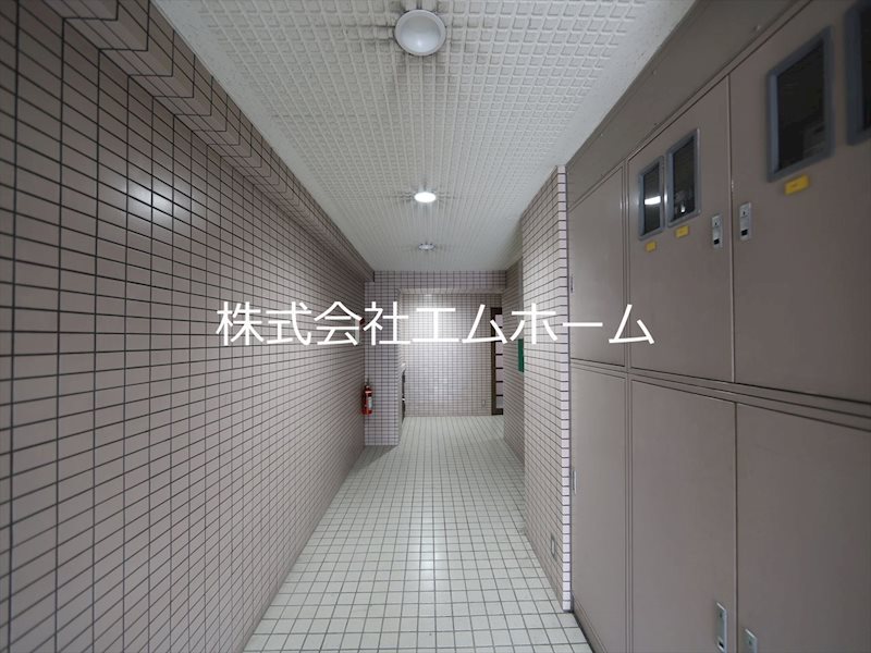 その他共有部分　エントランス　オートロック　敷地内平面駐車場　屋根付駐輪場