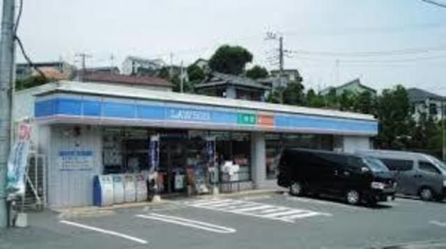 コンビニ　ローソン栗木一丁目店（コンビニ）まで720m