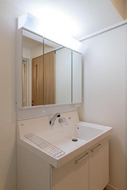 洗面設備　※写真は同タイプ住戸です。