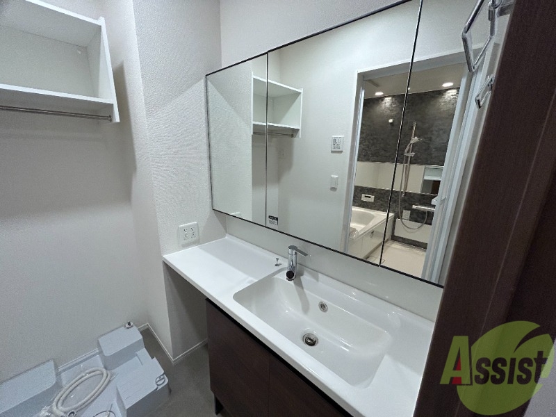 洗面設備　洗面台は独立しています。朝の身支度はこちらでどうぞ～