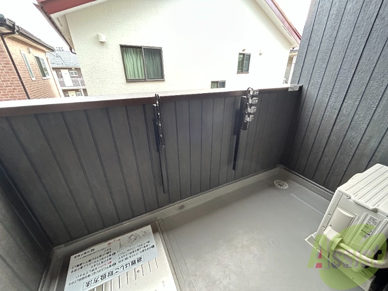 バルコニー　バルコニーがあるので洗濯物は外に干せそうですね～