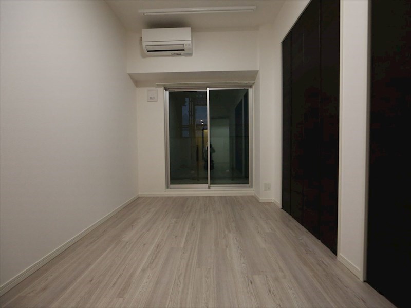 バルコニー　ＬＤＫ10.5帖　エアコン完備　クローゼット付　バルコニー