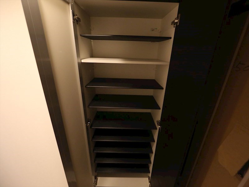 玄関　玄関　シューズボックス付（収納充実してます）