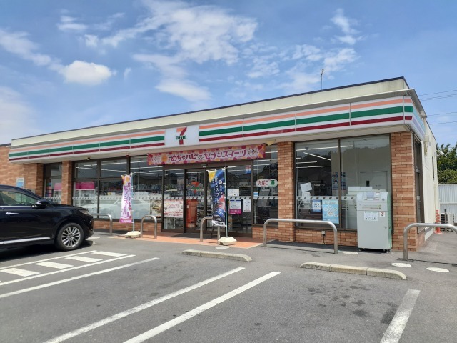 コンビニ　セブンイレブン鶴田中央店（コンビニ）まで650m