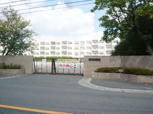 小学校　川口市立青木北小学校（小学校）まで430m