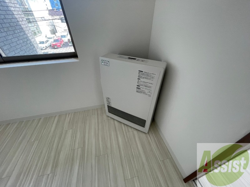 その他　ガス暖房です。寒い冬もこれで乗り切りましょう！