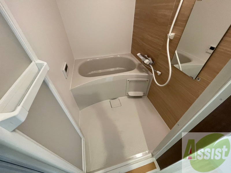 バス・シャワールーム　お風呂になります。一日の疲れを癒してくださいね。