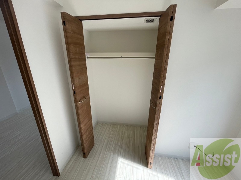 収納　クローゼットは奥行きもあり、荷物が多い方でも安心です。