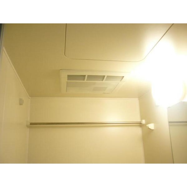 バス・シャワールーム　便利な浴室乾燥機