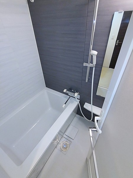 バス・シャワールーム　※別部屋参考写真