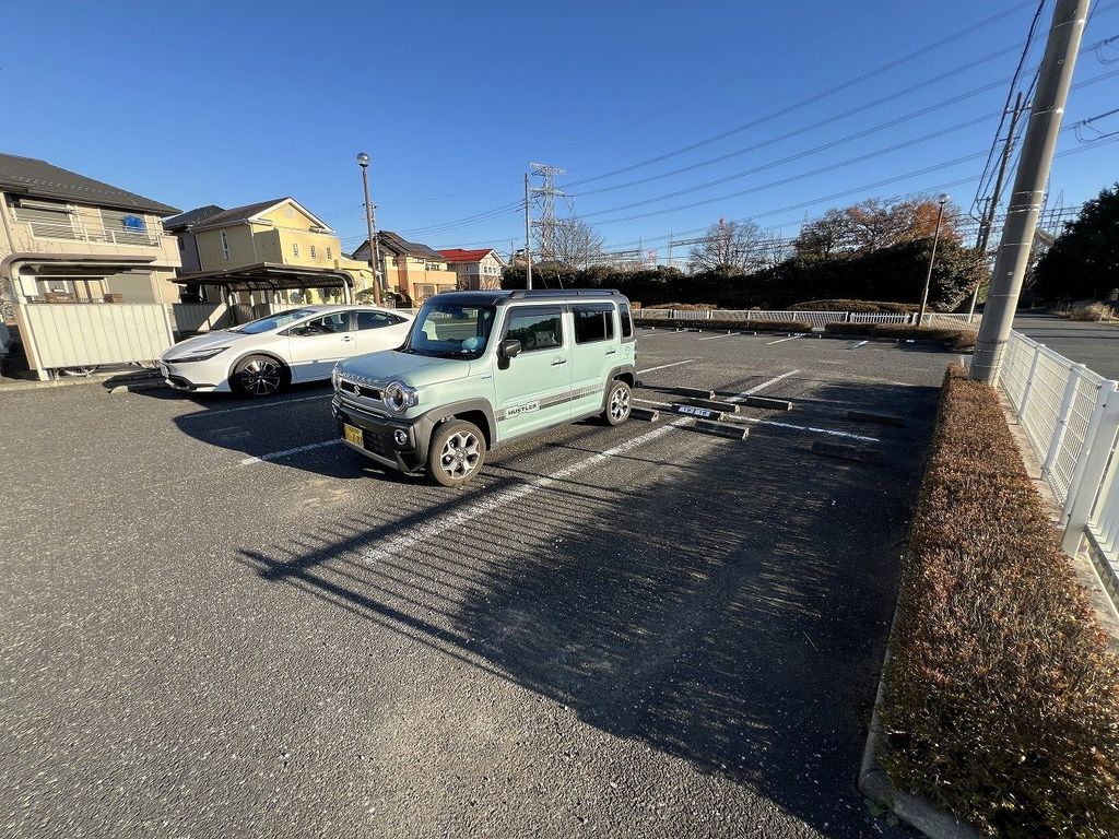 駐車場　駐車場