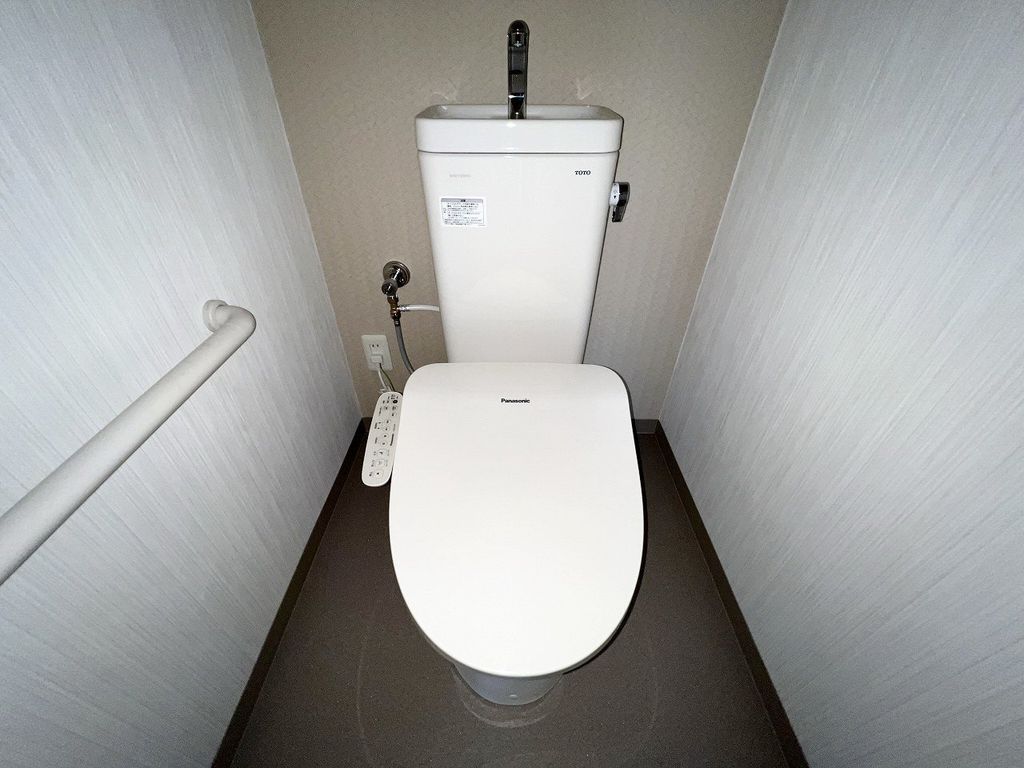 トイレ　トイレ