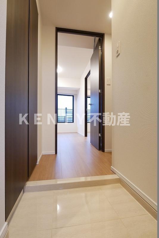 玄関　収納もある玄関です