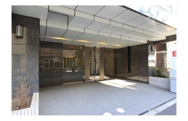 エントランス　建物の内部です