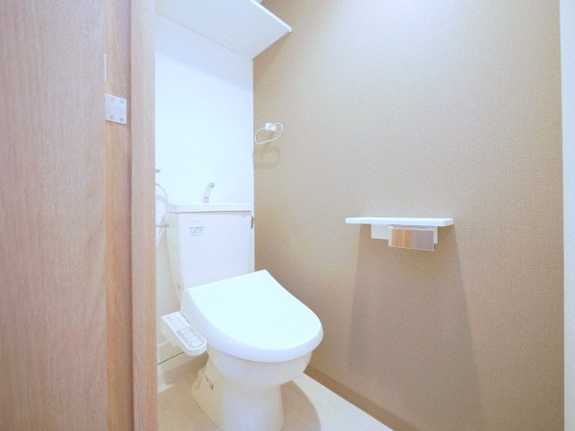 トイレ　嬉しいウォシュレット付き！！