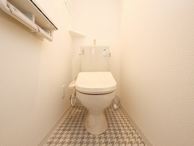 トイレ　ウォシュレット付きトイレです♪