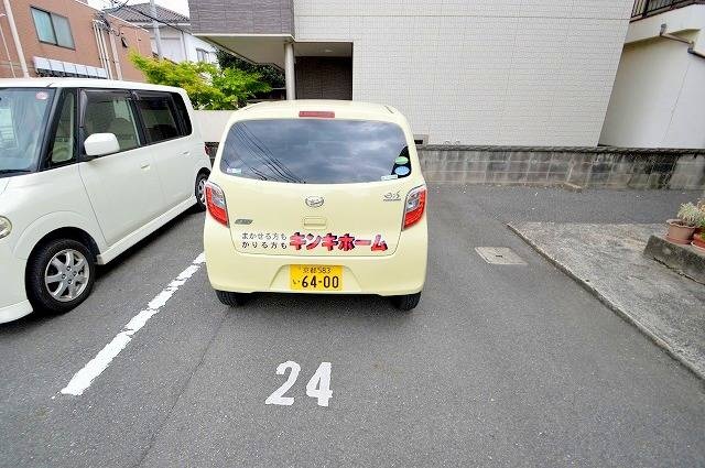 駐車場　駐車場完備