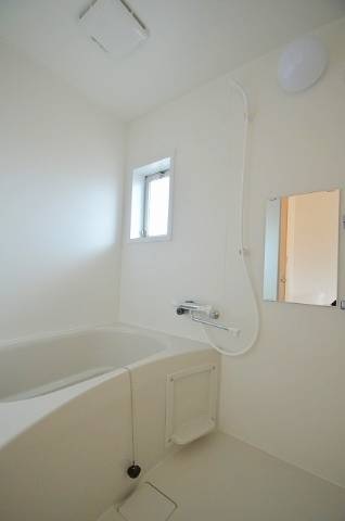 バス・シャワールーム　清潔感溢れるお風呂