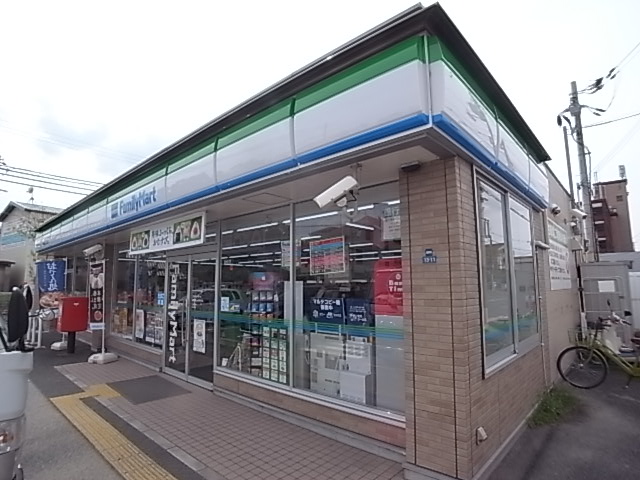 コンビニ　ファミリーマート 四條畷しとみや店（コンビニ）まで583m