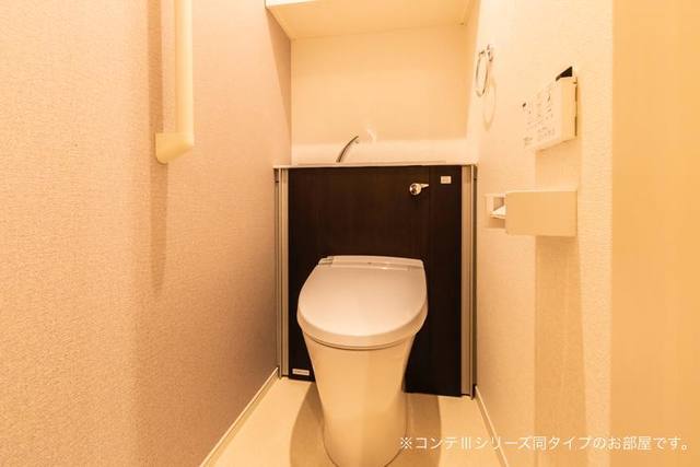 トイレ　参考写真　同タイプのお部屋の写真です