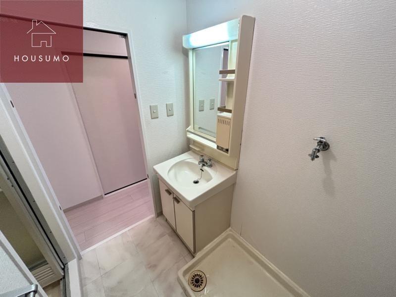 洗面設備　同施工会社・同型モデルの室内です。（参考写真・イメージ写真）