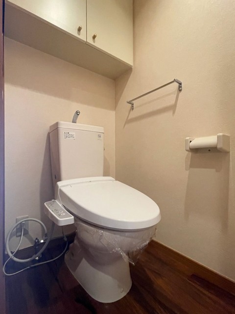 トイレ　【トイレ】※写真は同間取り反転タイプです。