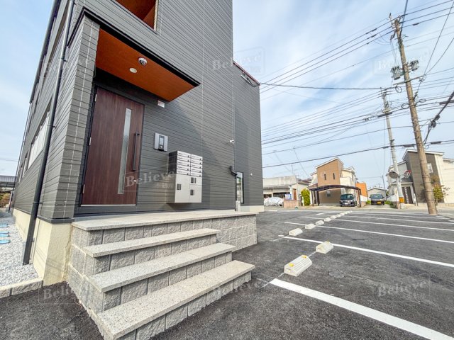 エントランス　オートロック付きのエントランス☆