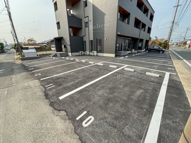 駐車場　駐車スペースもあります♪