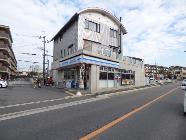 コンビニ　ローソン 京都医療センター前店（コンビニ）まで493m