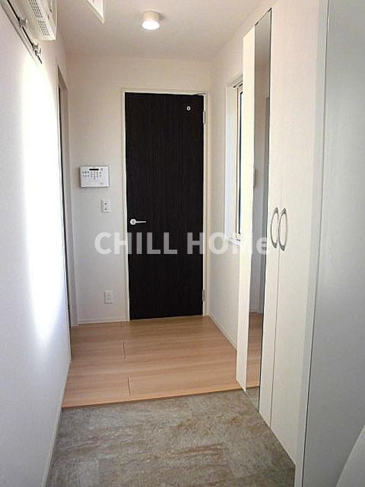 玄関　当社、チルホームのHPもご覧ください(^^)/物件情報多数♪