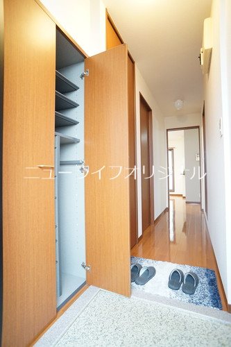 玄関　シューズボックス付きの玄関です！
