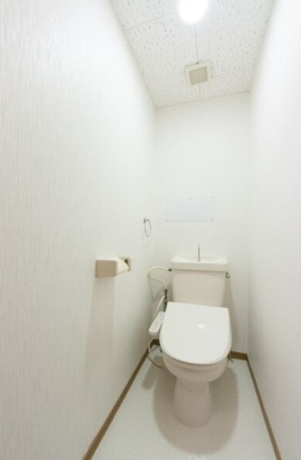 トイレ　清潔感のある空間です。