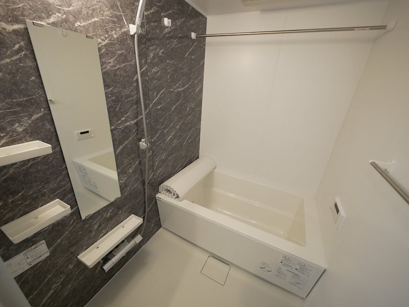 バス・シャワールーム　追焚き給湯・浴室換気乾燥機付き